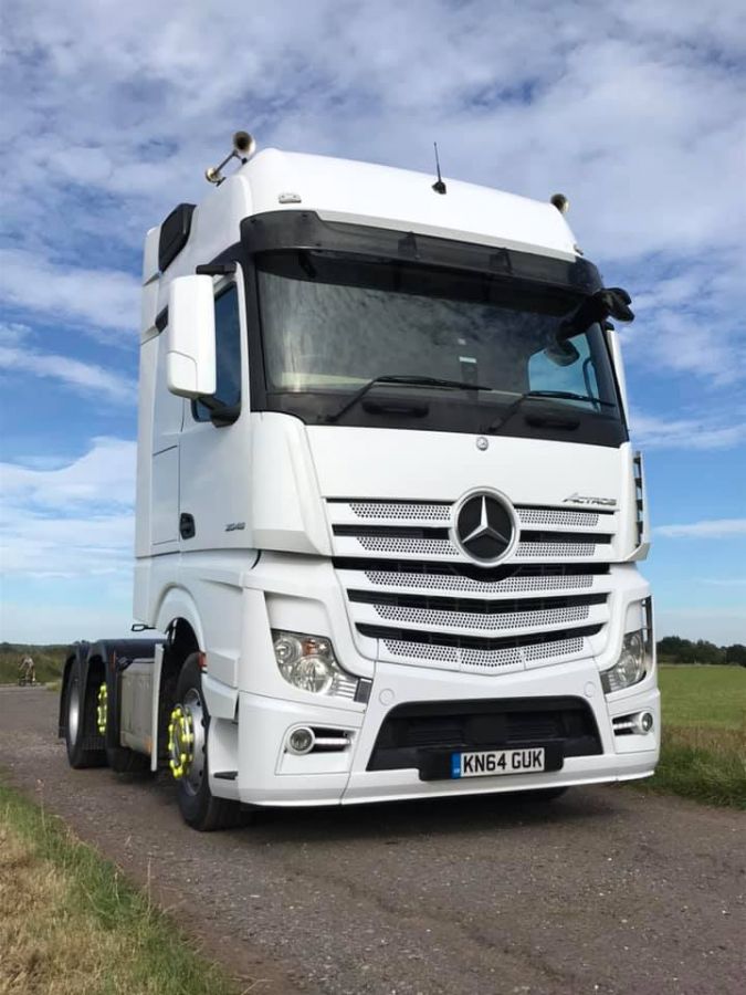 Mercedes Actros Giga Space