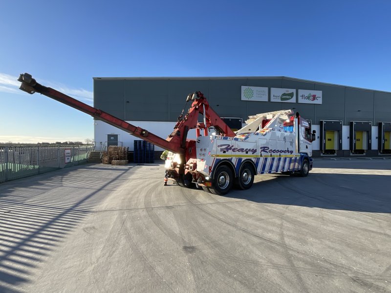 Scania R440 Essel 3317 Underlift