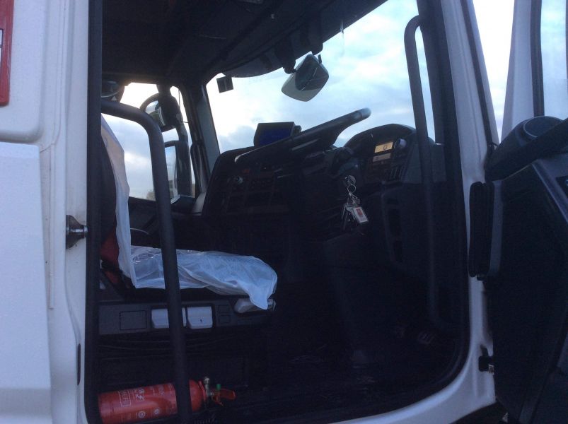 Renault  T Range 430 4x2 Tractor Unit