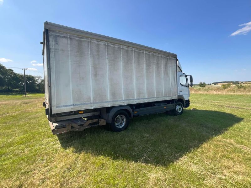 Mercedes Benz  1524 Curtainsider