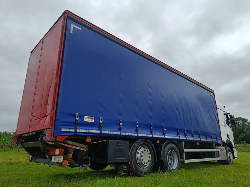 Renault  T380 Curtainsider 