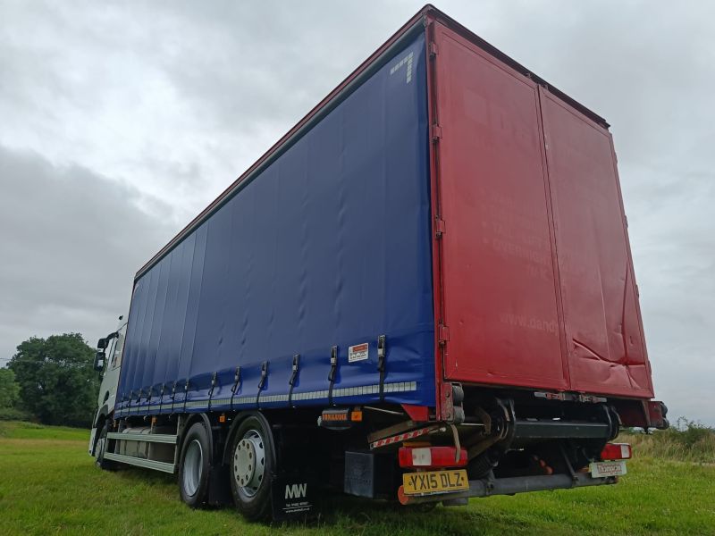 Renault  T380 Curtainsider 