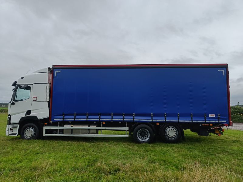 Renault  T380 Curtainsider 