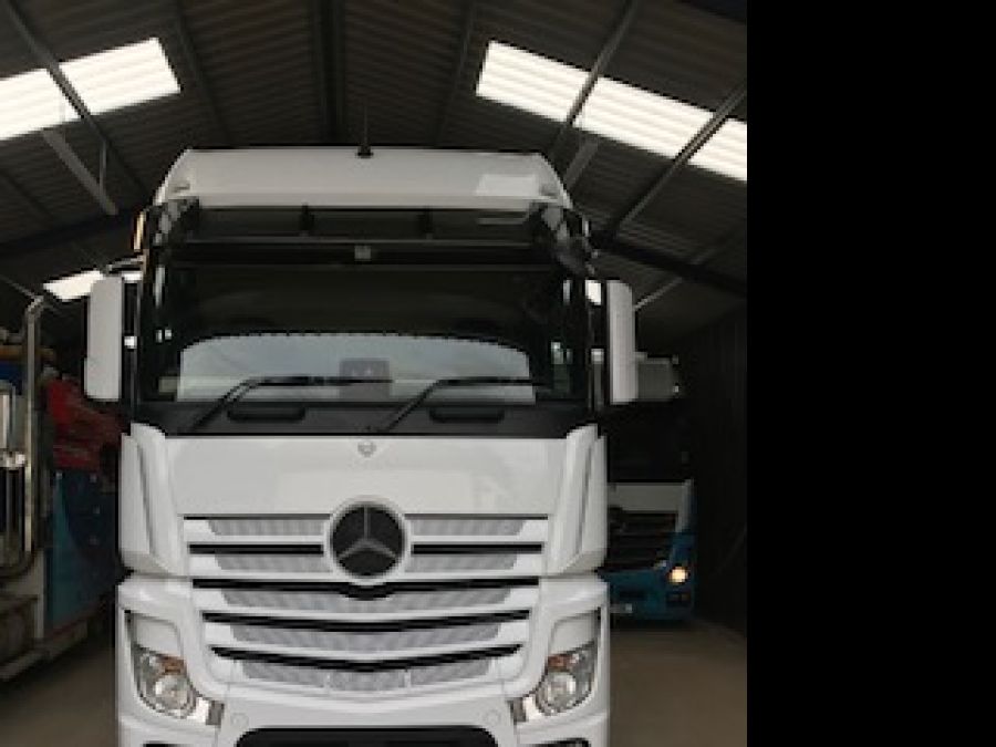 Mercedes Actros Stream Space