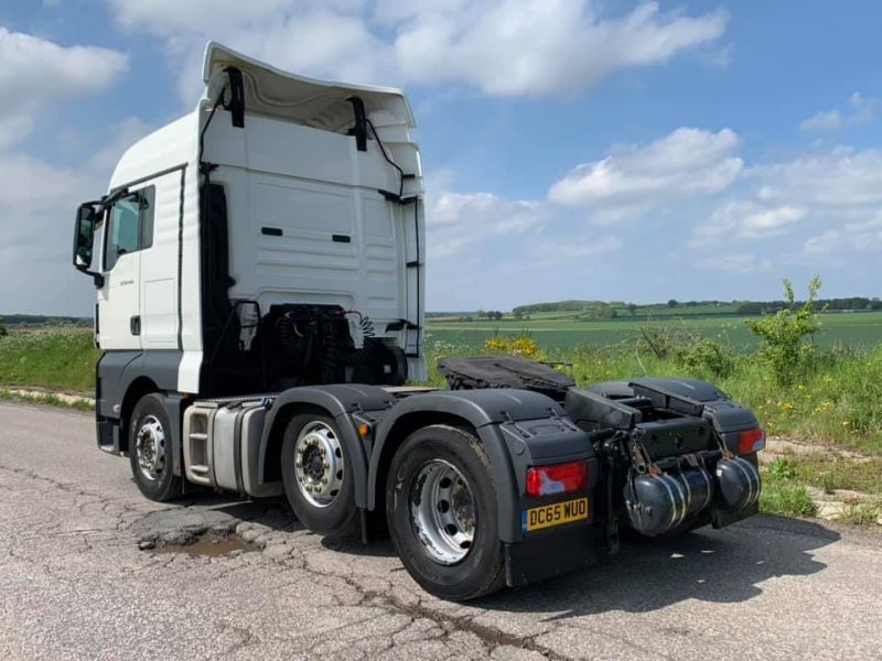 MAN TGX 26.440 6X2 MIDLIFT TRACTOR UNIT