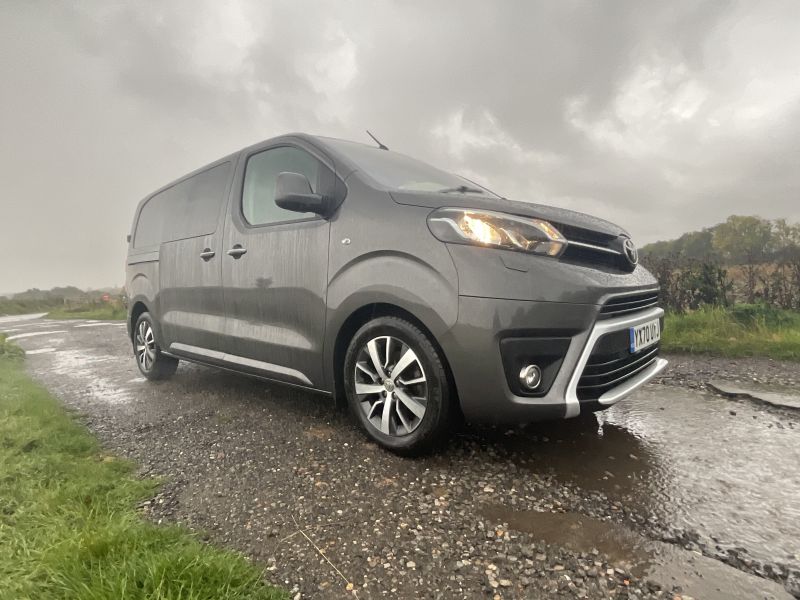 Toyota Proace Design Crew Cab 