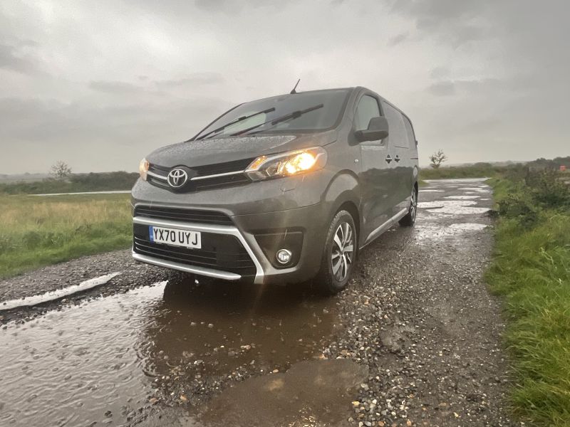 Toyota Proace Design Crew Cab 